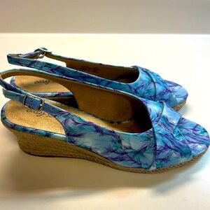 Devlin Wedge Sandal by, easy street